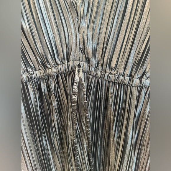 Urban Outfitters Miranda Metallic Pleated Green Dress size XS - Picture 4 of 7